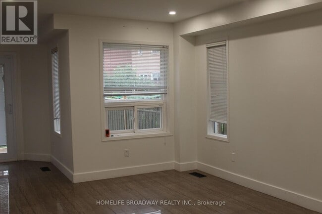 Photo - 1240 Bantham St