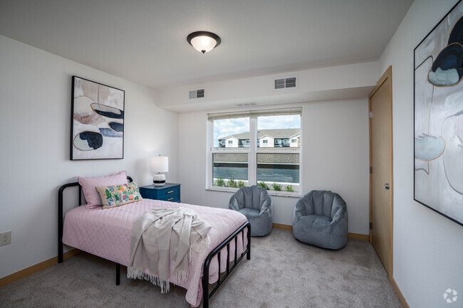2BR,2BA - 1,157SF - Secondary Bedroom