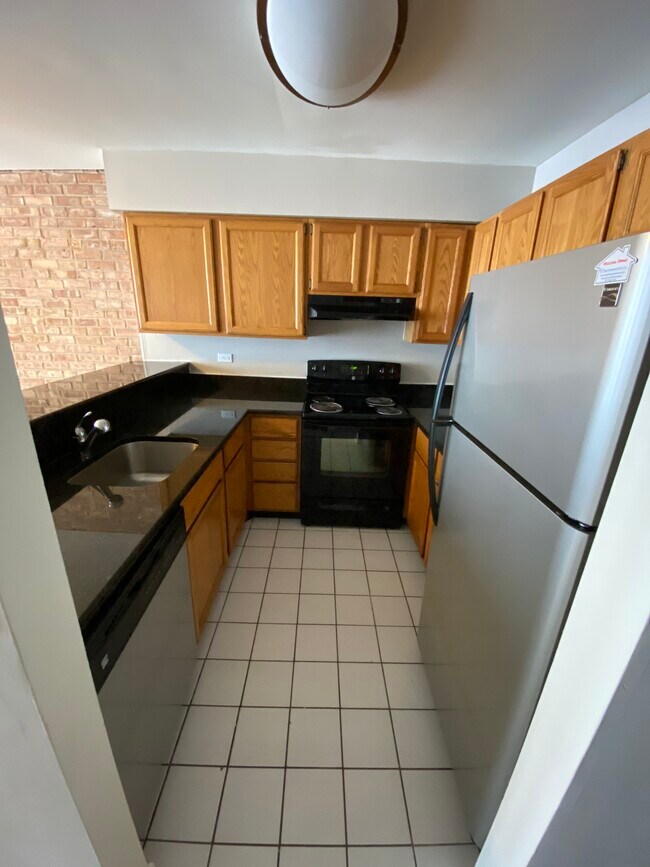Abbey Apartments at Four Lakes For Rent in Lisle, IL