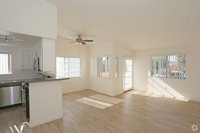 Renovated 1 Bedroom Upstairs