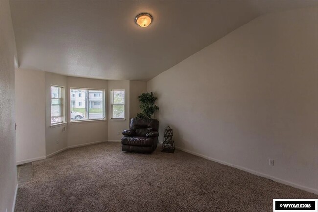 Photo - 881 Fulton St