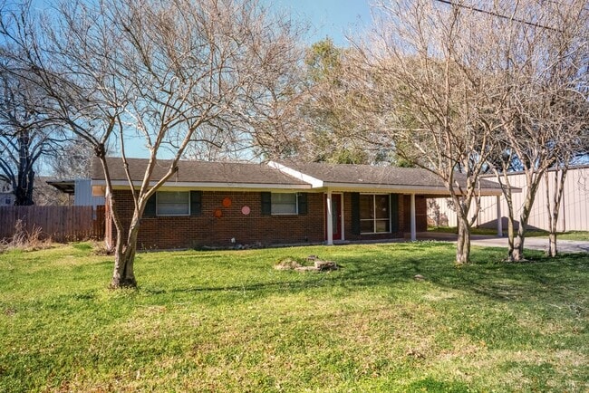 Photo - 213 Birch Dr