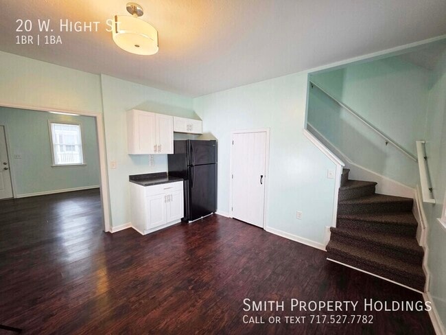 Photo - 20 W High St