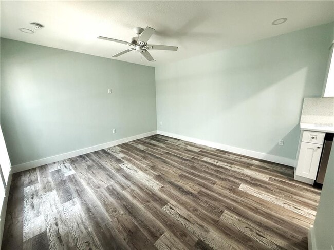 201 Medallion Blvd Unidad D