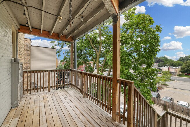 Photo - 5020 N Harding Ave Unit 3