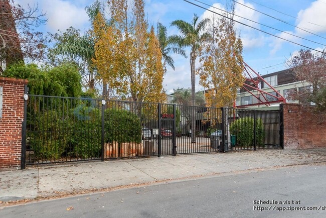 Photo - 3016 Filbert St