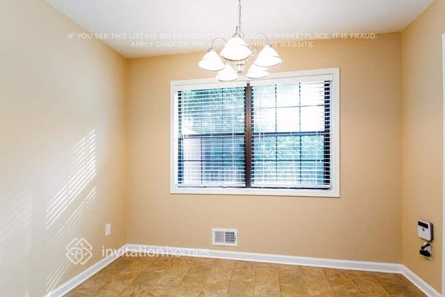 Photo - 2732 Shetland Ln NW