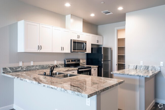 2 Bedroom - Kitchen - Vintage Visalia