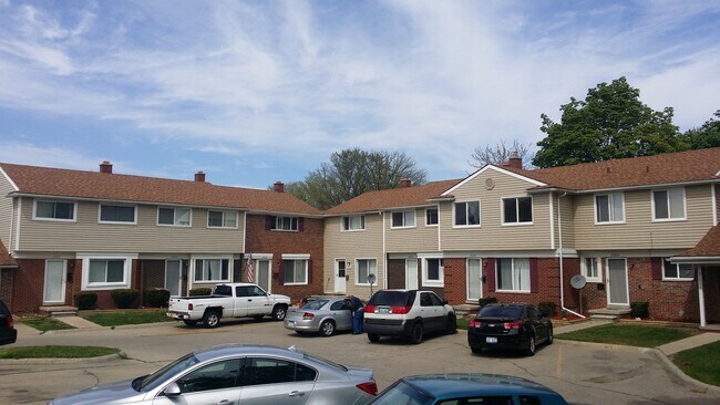 3 BEDROOM 1 1/2 BATH PRIVATE ENTRY TOWNHOU... - 3 BEDROOM 1 1/2 BATH PRIVATE ENTRY TOWNHOU...