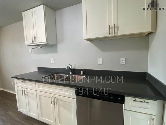 Photo - 5403 Pacific Apartments