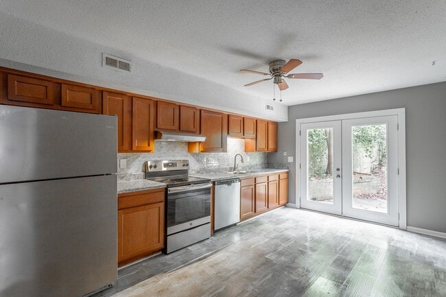 Building Photo - 510 Ely Rd Unit B