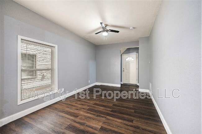 Photo - 1116 E 45th St Unit B