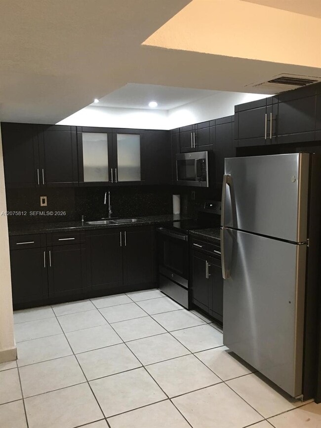 Photo - 669 W 80th St