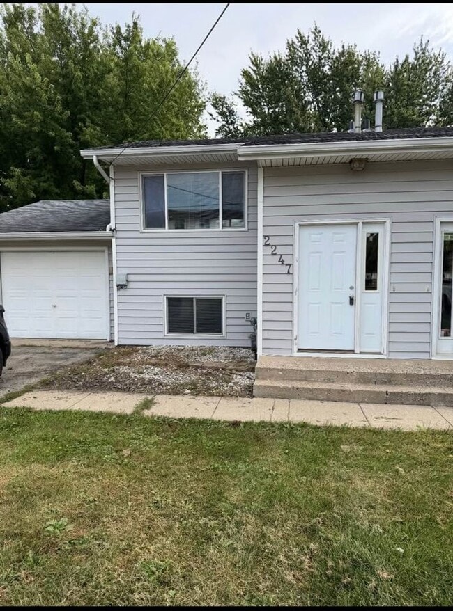 Building Photo - 2245 N Cedar Ave Unit 2245 Cedar