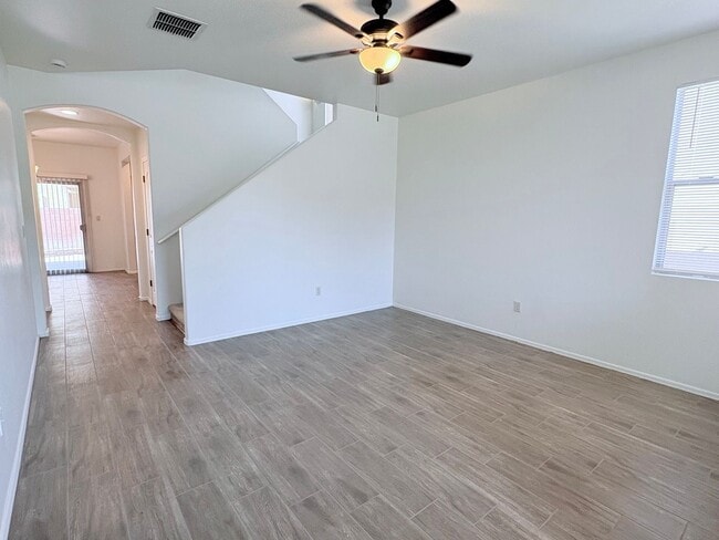 Photo - 4 bed/3bath in desirable Paseo Del Rio Community