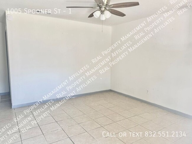 Photo - 1005 Spooner St Unidad 1