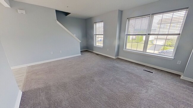 Photo - 450 Fisher Dr