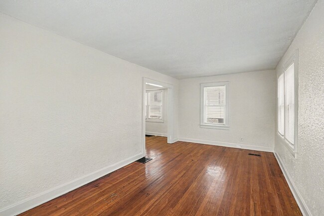 Photo - 3315 E 52nd St