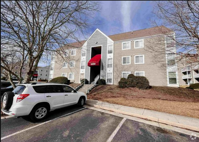 Building Photo - Condo in Blacksburg Available for 2025 Unit I