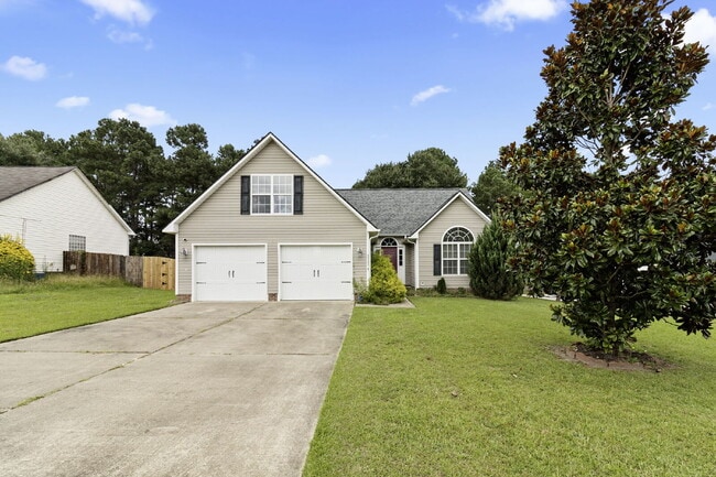 Building Photo - Purple Door Home in Raeford
