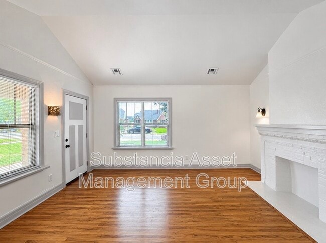 Photo - 941 East Dr