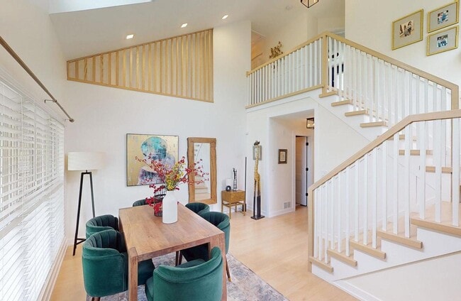 Photo - 2207 Periwinkle Ln