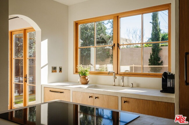 Photo - 2640 Clyde Ave