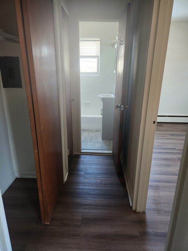 Photo - 7408 - 7428 Alma St