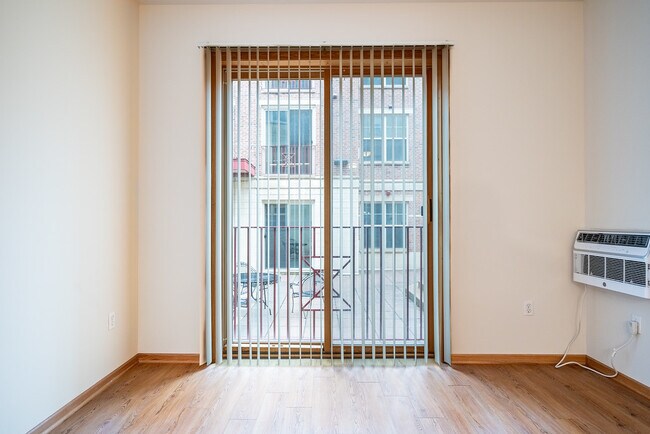 Photo - Washington Court Apartments