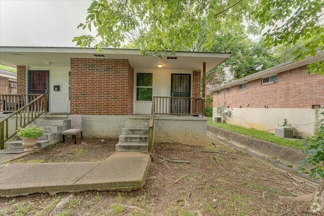 Building Photo - Charming Renovated 2-Bedroom Duplex Near D... Rental