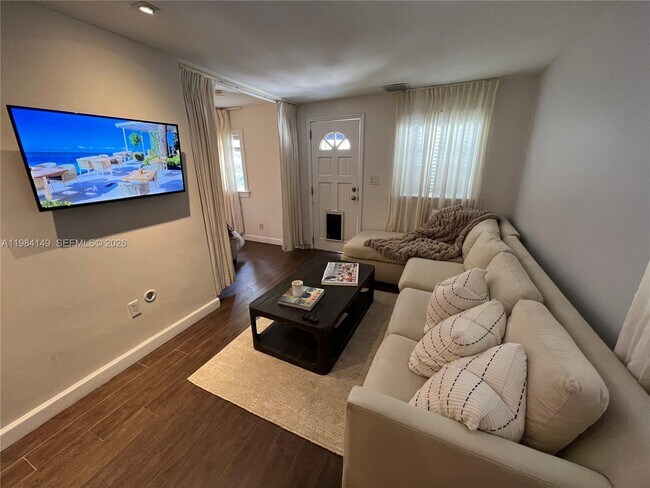 Photo - 265 Palm Ave