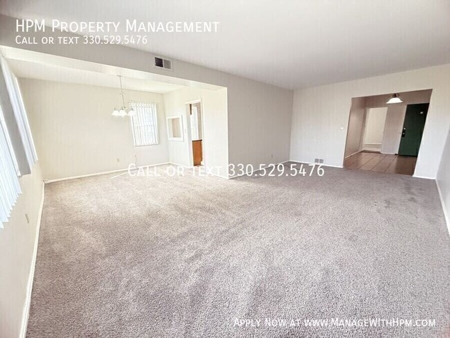 Photo - 3310 Warrensville Center Rd Unit MT-406
