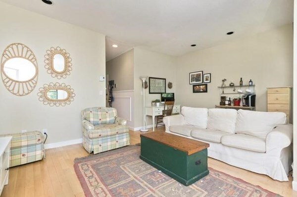 Photo - 19 Follen St Unit 4
