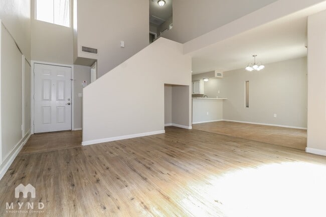 1113 W Sandy Banks