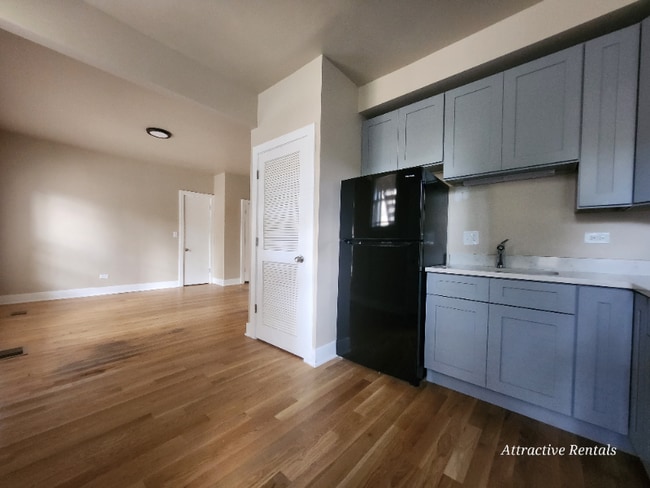 Photo - 1434 W Marquette Rd