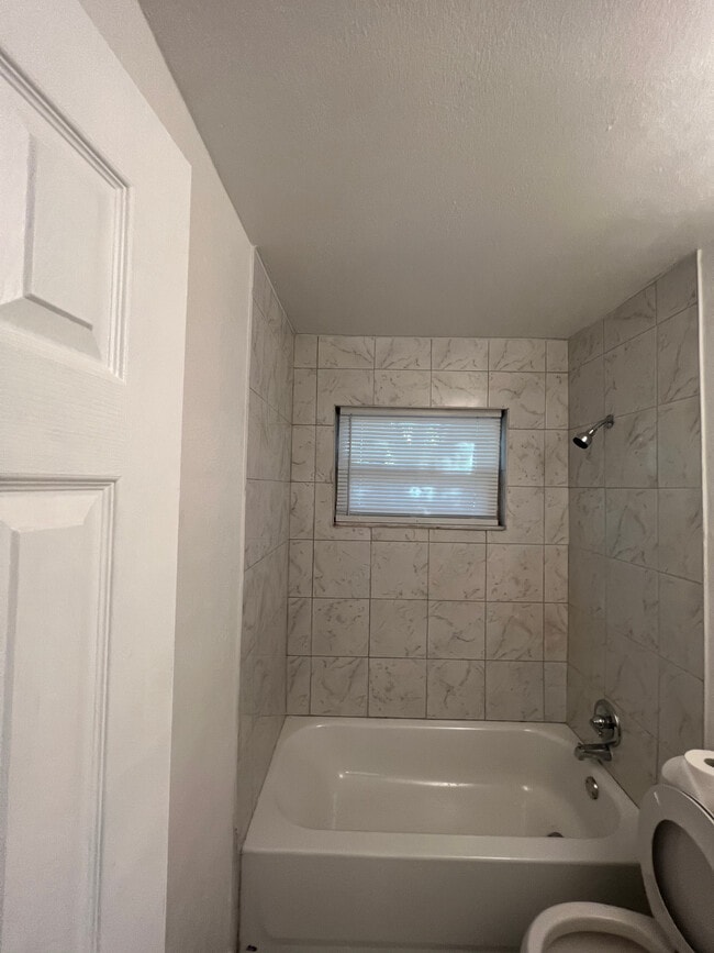 Photo - 1604 2nd St NW