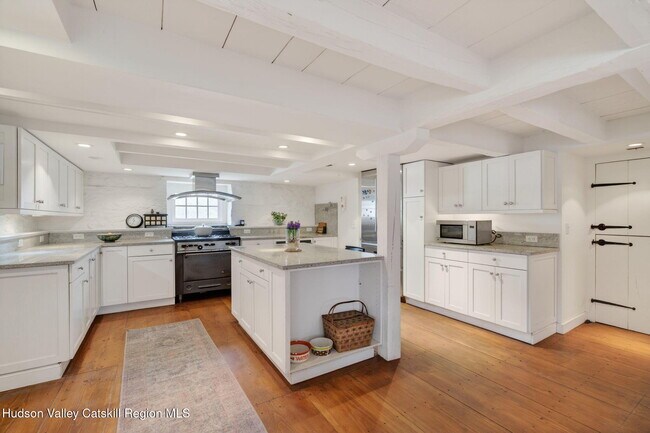 48 Oak Rd
