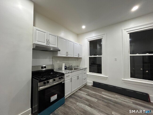 Photo - 111 Kensington St