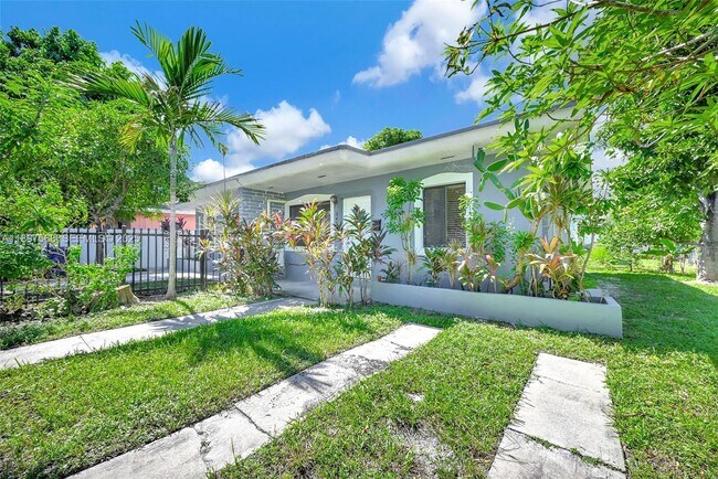 Photo - 6432 NE 1st Ct Unidad 6432