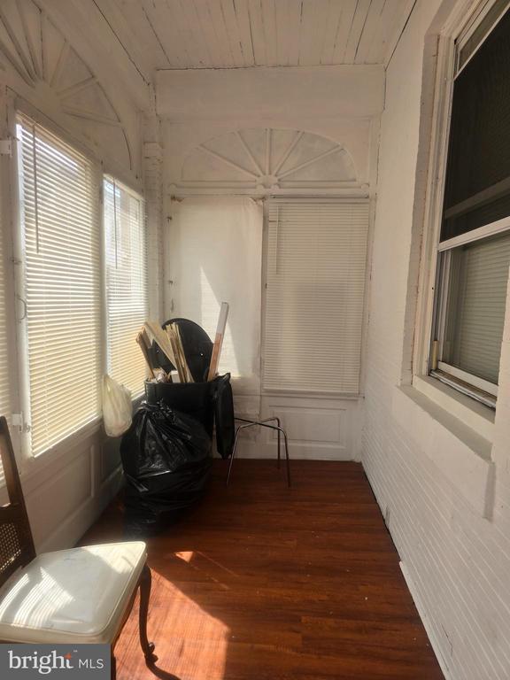 Photo - 556 N Wanamaker St