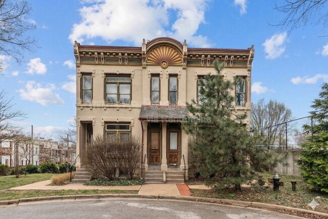 Building Photo - 2221-2223 Rutger Street Unit 2223 A