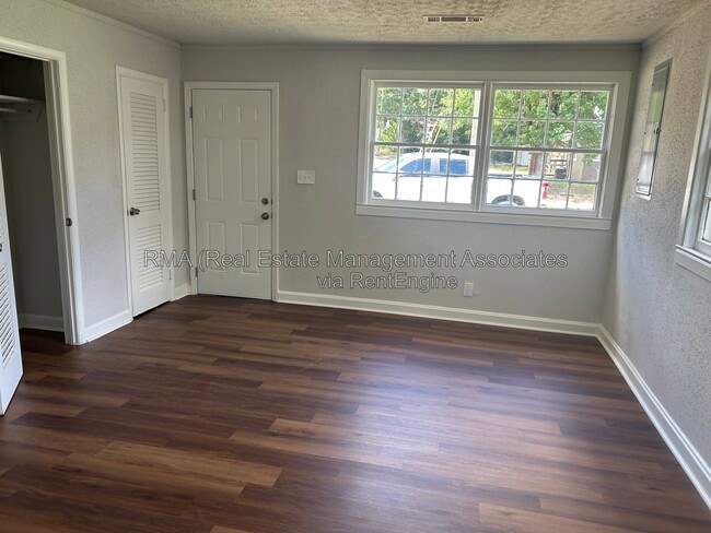 Photo - 1340 Drewery Ave Unidad A
