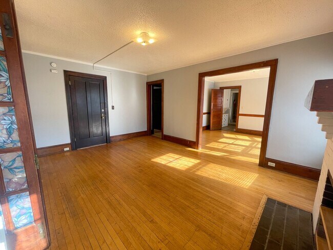 Photo - 509 6th St SE Unidad 2