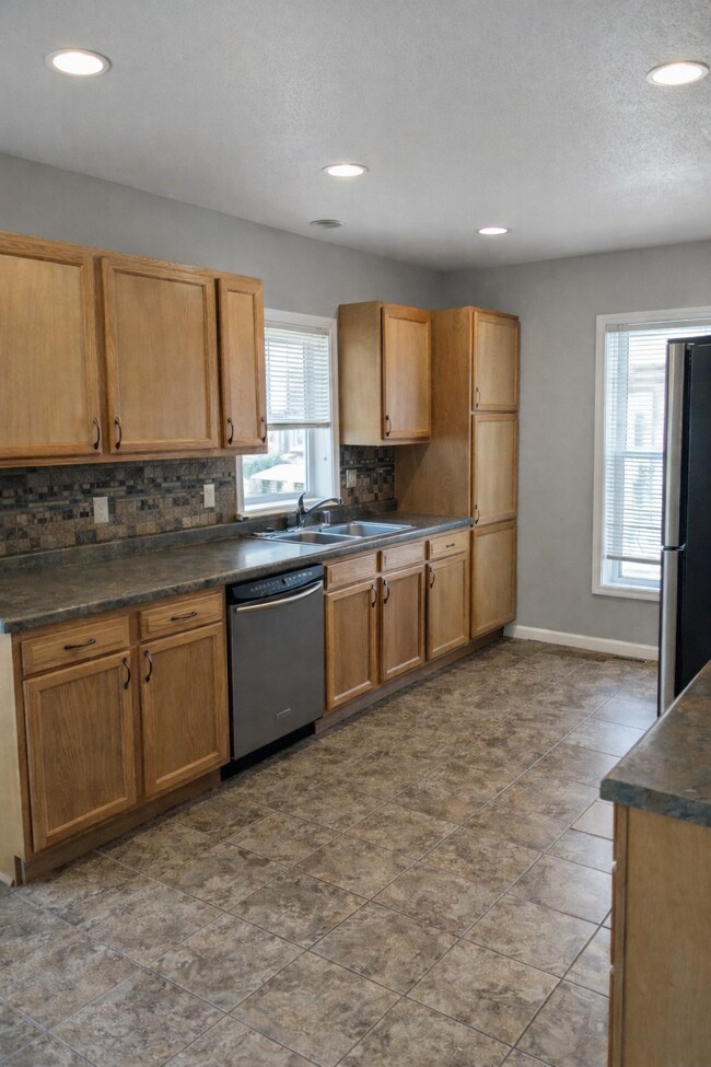 Photo - 536 Metomen St