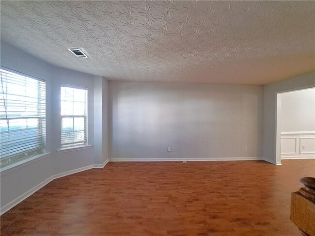 Photo - 3940 Crescent Walk Ln NE