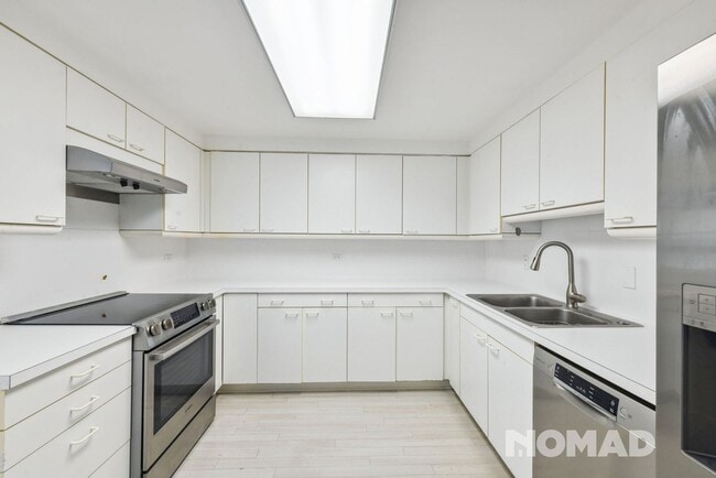 Photo - 2100 St Charles Ave