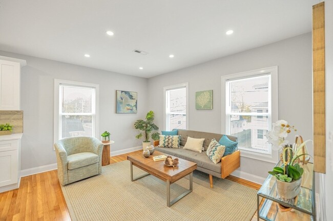 Photo - 58 Constance Rd Unit 2