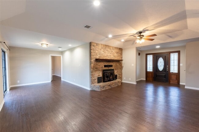 Photo - 328 Lake View Dr