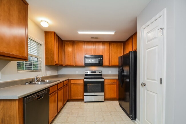 923 Red Oak Tree Dr