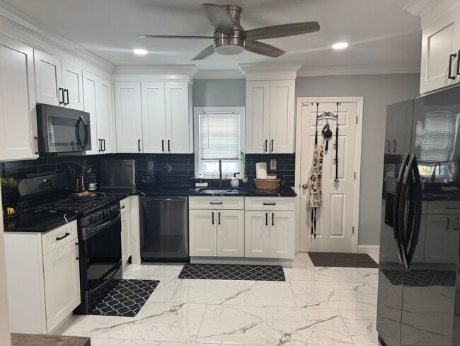 Photo - 110 Broadway Unit 1